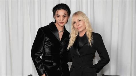 donatella versace and hyunjin.